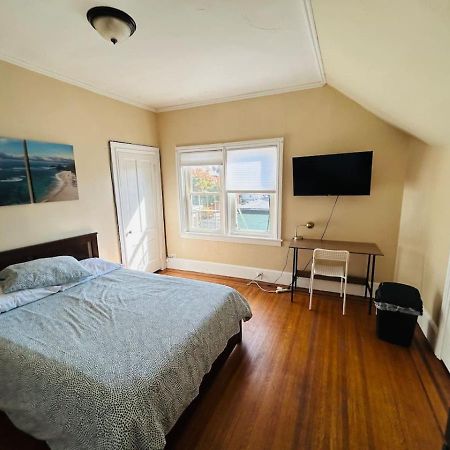 Sunny Spacious Room In Federal Hill, Downtown With Shared Bathroom And Kitchen Providence Exteriér fotografie