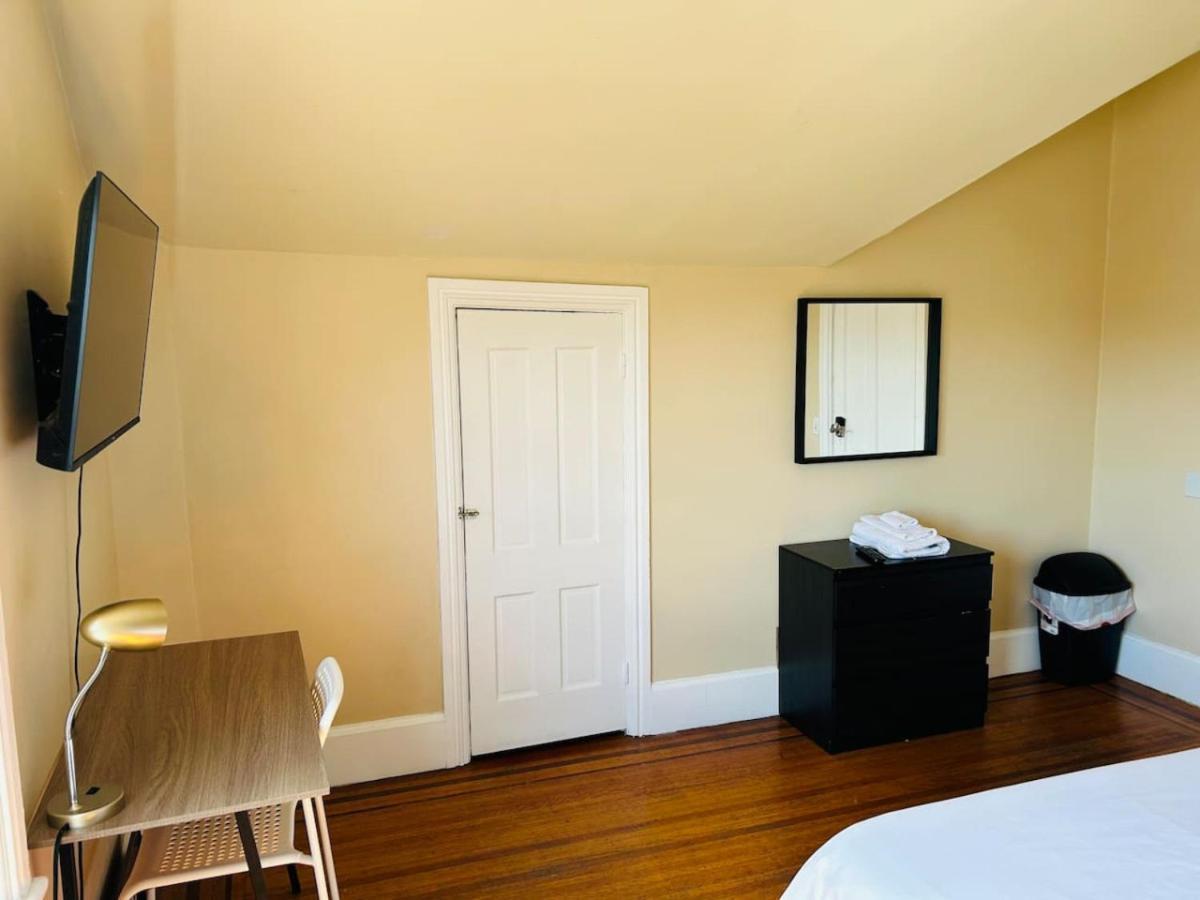 Sunny Spacious Room In Federal Hill, Downtown With Shared Bathroom And Kitchen Providence Exteriér fotografie