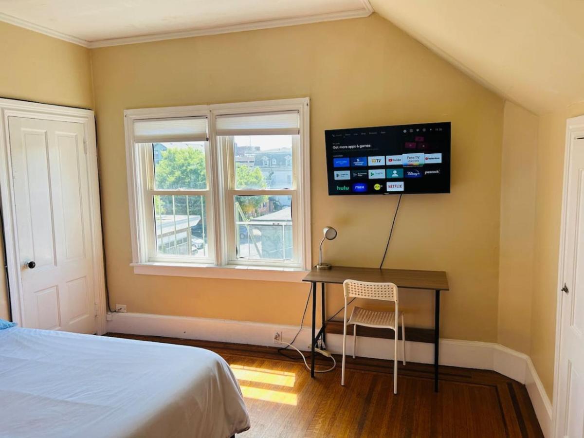 Sunny Spacious Room In Federal Hill, Downtown With Shared Bathroom And Kitchen Providence Exteriér fotografie